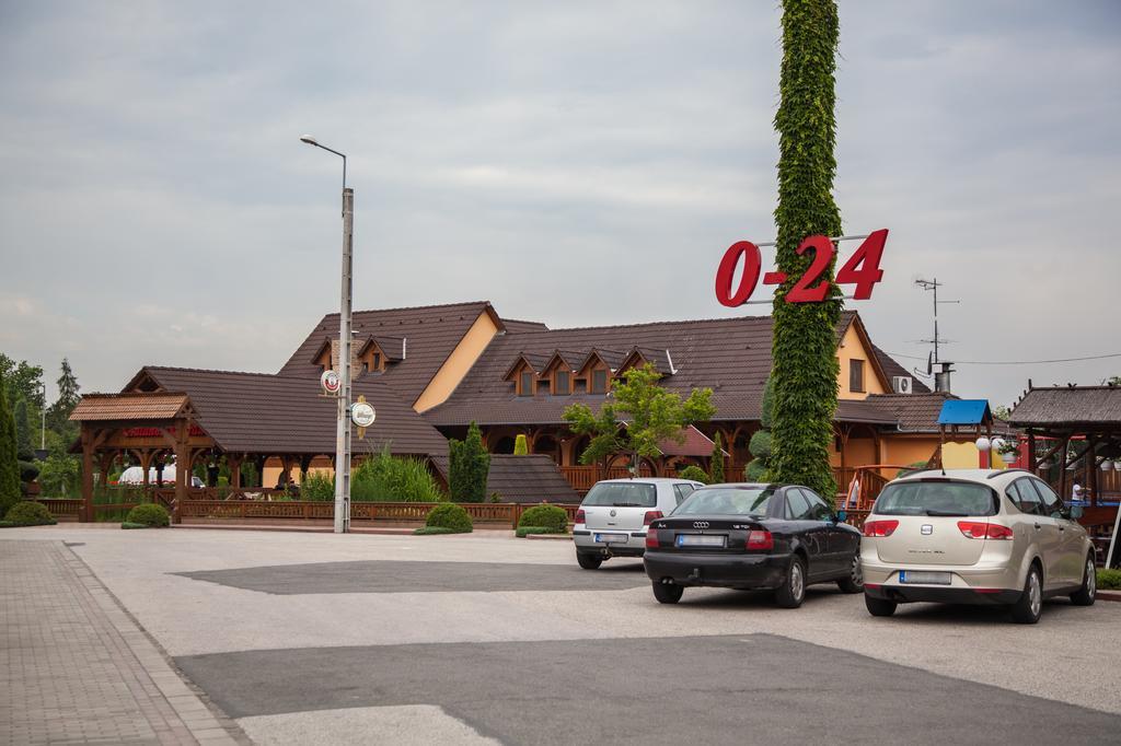 Csalanosi Vendeghaz Hotell Kecskemét Eksteriør bilde